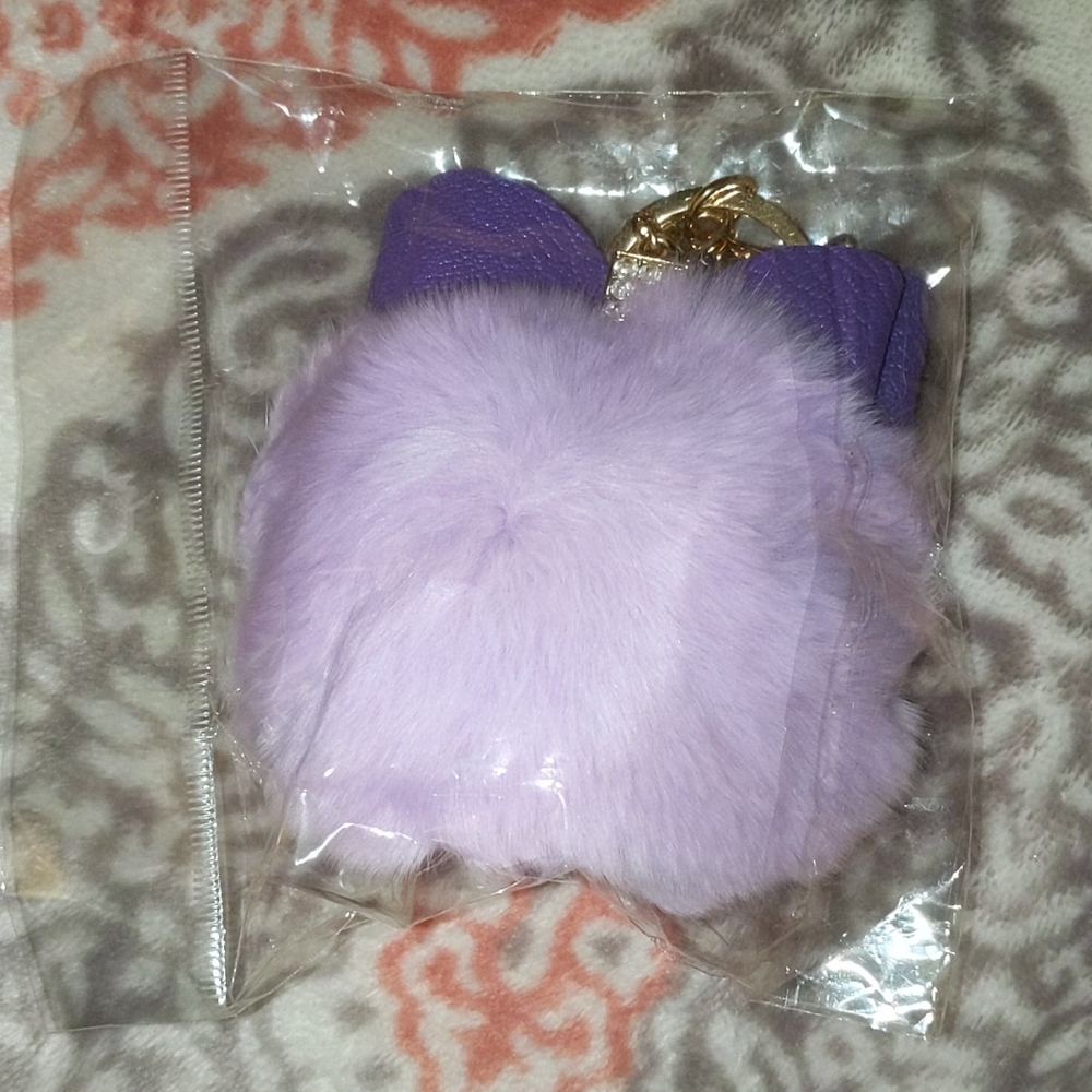 Pom pom keychain